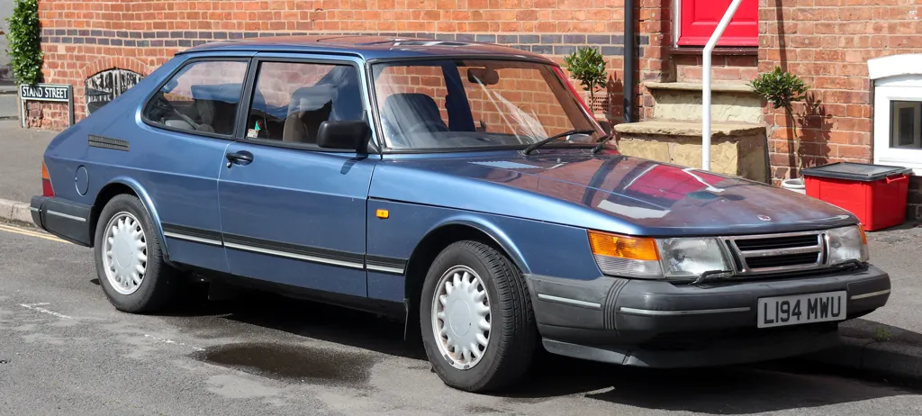 Saab 900 before